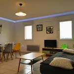 アパート Confort ! Calme, Climatisation, Vue Degagee, ,parking Gratuit, Ascenseur, Wifi
