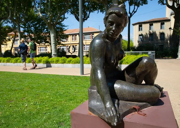 Apartment Confort ! Calme, Climatisation, Vue Degagee, ,parking Gratuit, Ascenseur, Wifi